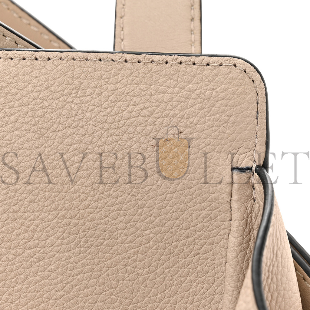 LOEWE GRAINED CALFSKIN SMALL HAMMOCK SHOULDER BAG SAND (30*25*13.5cm) LOEWE GRAINED CALFSKIN SMALL HAMMOCK SHOULDER BAG SAND (30*25*13.5cm)